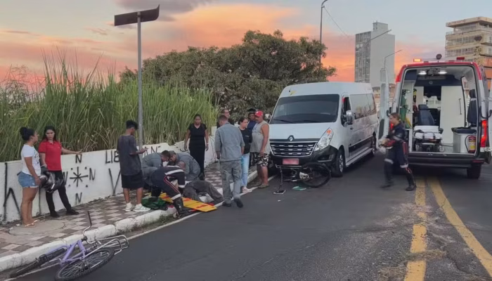 Tragédia evitada em Bauru: Jovem ciclista de 17 anos é atropelado por van em viaduto e sofre ferimentos leves