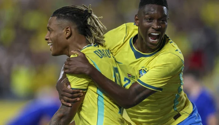 Ancelotti lamenta falta de entrosamento da seleção brasileira na Copa, mas testes com novatos animam para o futuro