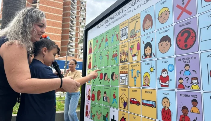 Marília Inova: Painel de Comunicação Inclusiva Inaugurado em Ponto Estratégico para Auxiliar Pessoas com Dificuldades na Fala