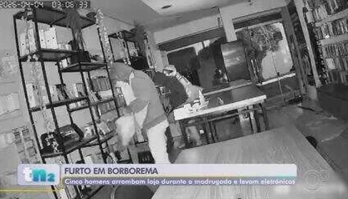 Criminosos em Moto e Carro Fazem Assalto Relâmpago a Loja de Eletrônicos em Borborema, Prejuízo Chega a R$ 25 Mil