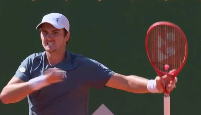 João Fonseca faz história: Brasileiro de 19 anos vence italiano e avança às quartas do Masters de Monte Carlo após 15 anos