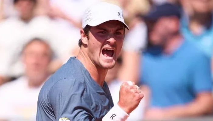 AO VIVO: João Fonseca desafia gigante Zverev no saibro do Masters de Monte Carlo; acompanhe o confronto!