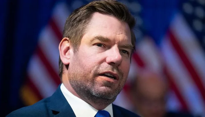 Eric Swalwell: O Deputado Americano Envolvido em Escândalo que Abala Corrida pelo Governo da Califórnia