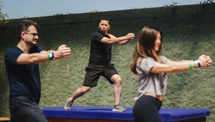 Abdominal em Pé: Revolucione Seu Treino para Melhorar Postura, Equilíbrio e Fortalecer o Core de Forma Eficiente