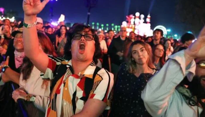 Coachella 2026: Justin Bieber Surpreende com Sexyy Red, Billie Eilish e SZA no Palco Principal do Weekend 2