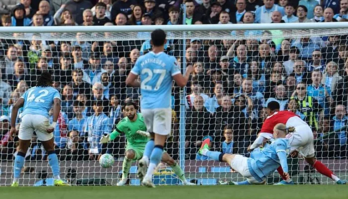 Haaland Decide Clássico e Manchester City Ultrapassa Arsenal na Luta pelo Título da Premier League: Veja os Gols e Análise