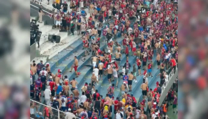 Clássico Paraguaio em Caos: Briga Generalizada Interrompe Olímpia x Cerro Porteño com Confronto e Gás Lacrimogêneo