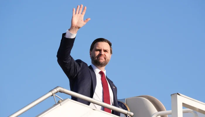 Viagem de Vance ao Paquistão Suspensa: Irã Travado em Diálogo de Paz e Ameaça de Guerra Iminente