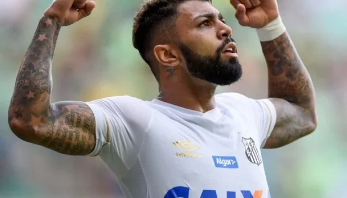 Gabigol quebra o silêncio e responde se encara o gramado sintético do Allianz Parque contra o Palmeiras