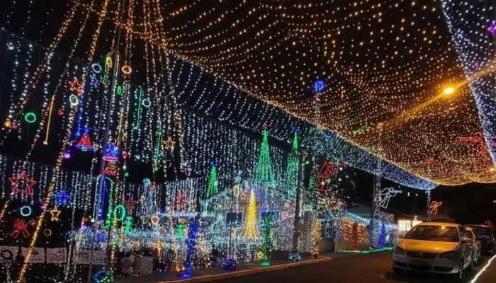 Natal Gigante em SC: Família Acende 910 Mil Lâmpadas e Quebra Recorde com Espetáculo de Luzes que Encanta Blumenau