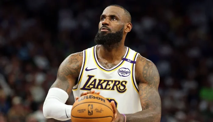 LeBron James desabafa sobre lesão devastadora: 'Rezo para que você nunca tenha', o astro revela drama com dor e incerteza sobre retorno às quadras