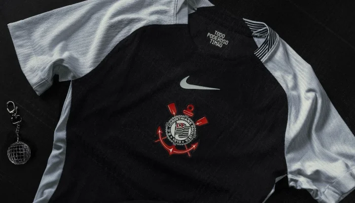 Funcionário do Corinthians é demitido após ser flagrado vendendo camisas oficiais da Nike irregularmente