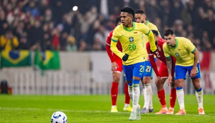 Estêvão lamenta pênalti perdido por Paquetá e foca em evolução para Copa do Mundo após empate da Seleção Brasileira