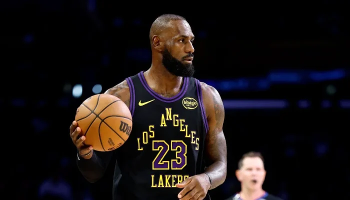 LeBron James quebra recordes históricos em estreia vitoriosa dos Lakers contra o Jazz