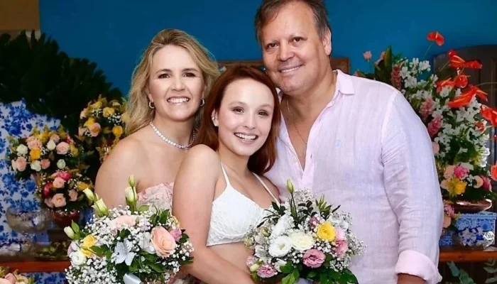 Larissa Manoela: Intolerância Religiosa e Contratos de Infância Intensificam Distanciamento dos Pais, Além de Brigas por Dinheiro