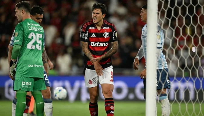 Lesão de Pedro abala o Flamengo às vésperas da final da Libertadores, mas time adota silêncio e planeja estratégia surpreendente