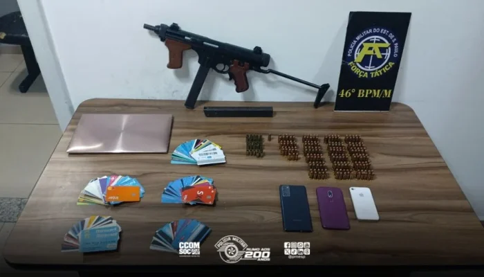 Operação policial no Ipiranga: homem preso com metralhadora e mais de 200 munições; 93 cartões bancários apreendidos