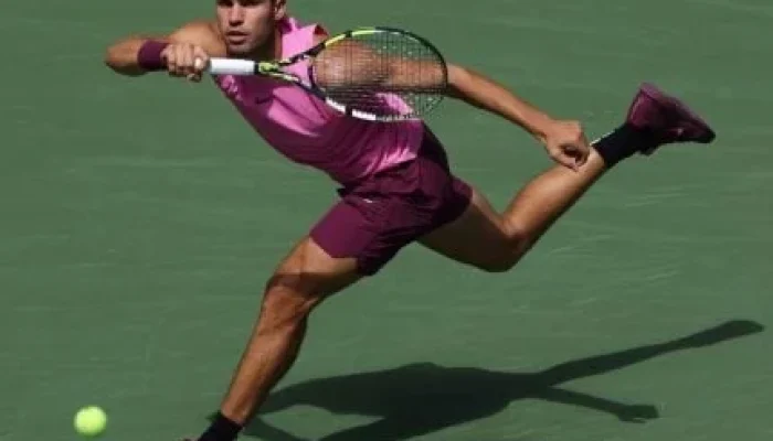 Alcaraz elogia João Fonseca antes de duelo inédito em Miami: "Jogador especial" e projeções para o futuro do tênis brasileiro