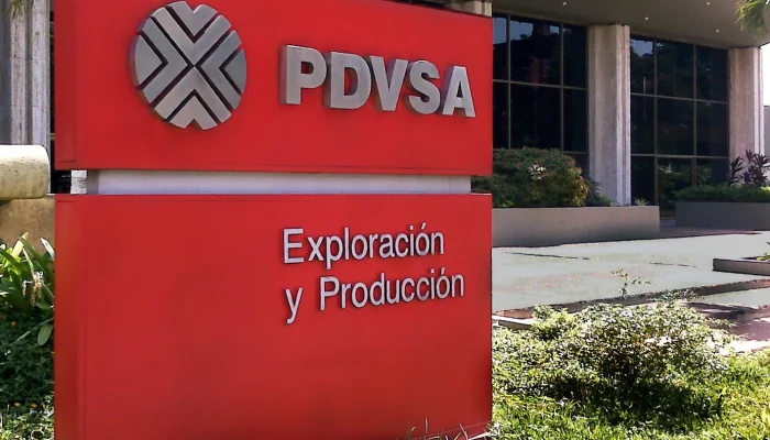 Forte explosão em refinaria da PDVSA na Venezuela gera alerta global e aumenta tensão com EUA