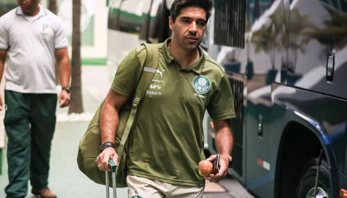 Abel Ferreira explode com arbitragem após empate do Palmeiras: "Cabeça dele no cepo" e expulsão de Andreas Pereira são alvos de críticas
