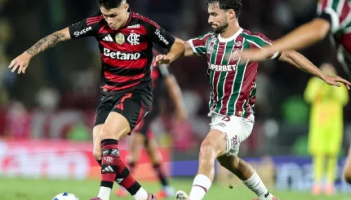 VAR em Fla-Flu: Árbitro do VAR diz "Não chuta a perna", e áudio revela polêmica em lance de Bruno Henrique