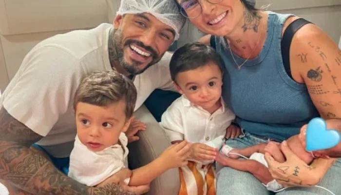 Clara Maia doa 13 litros de leite materno após perder um dos gêmeos e emociona pais na UTI