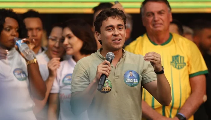 Nikolas Ferreira Alerta: Bolsonaro 'Pode Não Sobreviver' em Presídio, Após Visita Reveladora