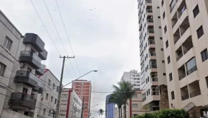 Tragédia em Praia Grande: Idoso de 68 anos morre após cair do 15º andar enquanto instalava luzes de Natal