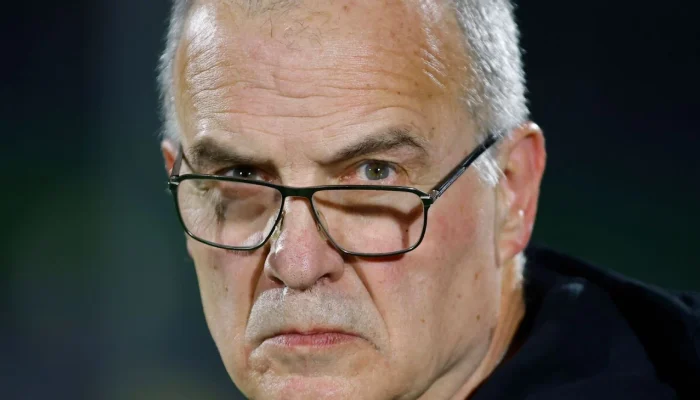 Marcelo Bielsa se define como 'tóxico' e assume responsabilidade por má fase do Uruguai: 'Se relacionar comigo piora quem está comigo'