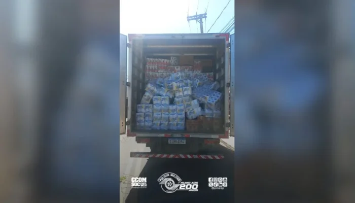 Caminhão de Carga Roubado em Itaquaquecetuba é Recuperado com R$ 10 Mil em Produtos de Higiene e Indivíduo Detido