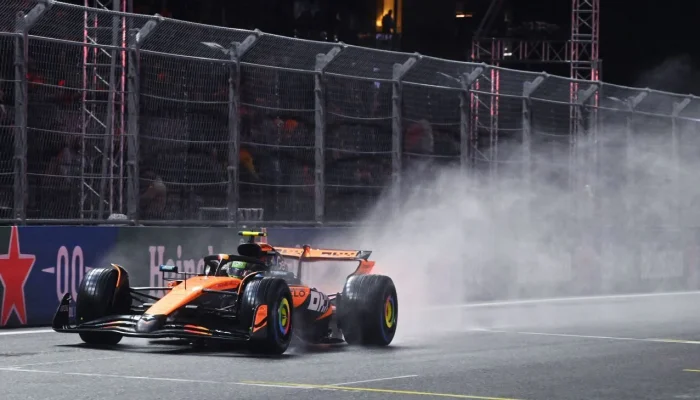 Lando Norris Conquista Pole Position no Caótico GP de Las Vegas de F1; Verstappen Fica em Segundo