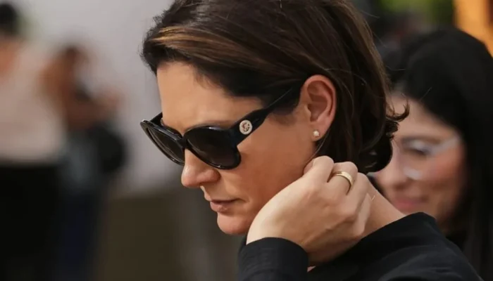 Michelle Bolsonaro se manifesta após prisão de Jair Bolsonaro: "Eu confio no Senhor" e cita Salmo 121