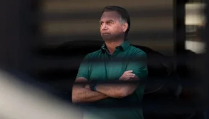 Urgente: Jair Bolsonaro é preso preventivamente pelo STF a pedido da Polícia Federal após mobilização de Flávio Bolsonaro