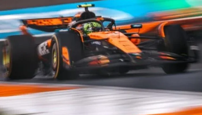 F1 em Las Vegas 2025: Norris Lidera, Piastri e Verstappen na Cola em Disputa Eletrizante na Strip!