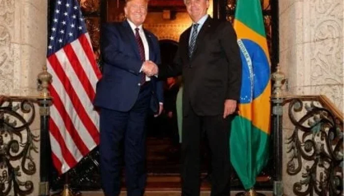 Trump Reage à Prisão de Bolsonaro: “É uma Pena” e Menciona Tarifas de Produtos Brasileiros