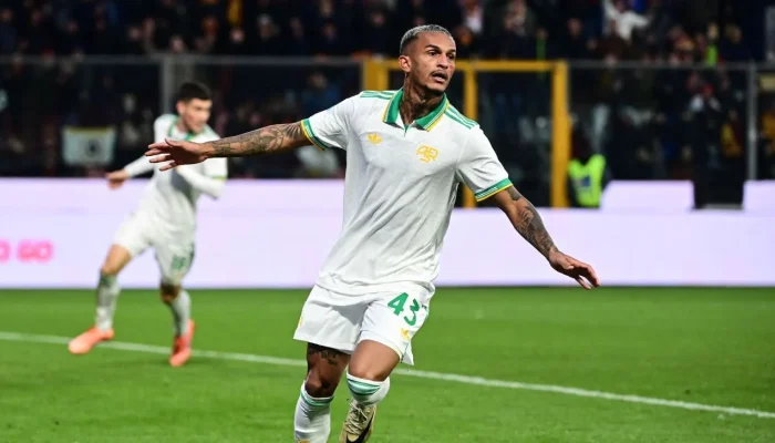 Golaço de Cavadinha de Wesley Impulsiona Roma Rumo à Liderança do Campeonato Italiano