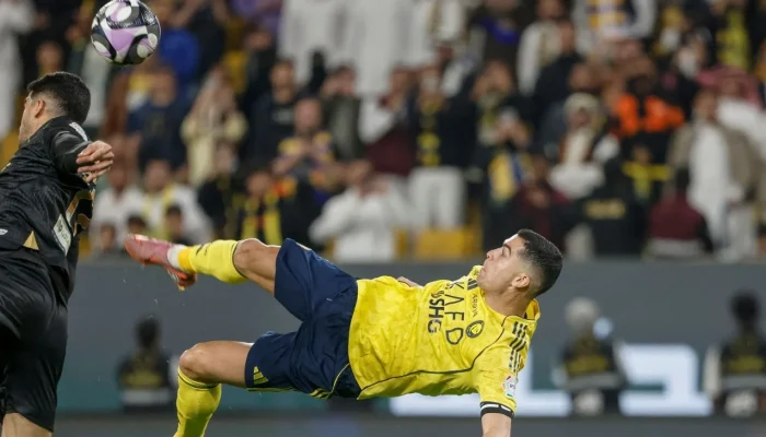 Cristiano Ronaldo brilha com gol de bicicleta em goleada do Al Nassr, que mantém 100% de aproveitamento na liga saudita