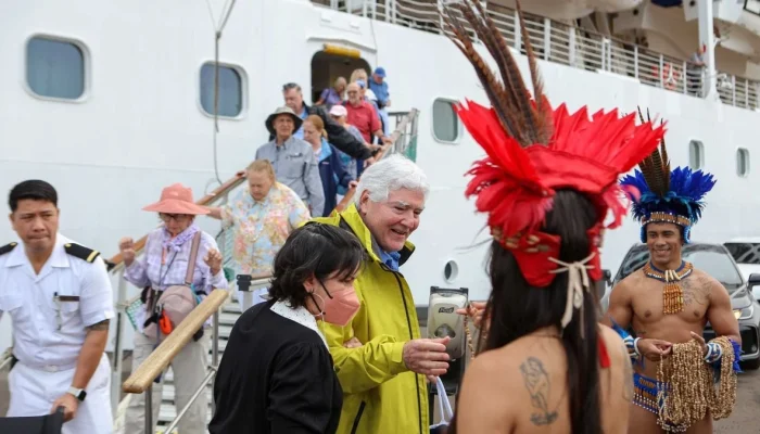 Primeiro Cruzeiro de 2025 Chega em Manaus com Quase 600 Turistas: Temporada Promete Impacto Econômico de R$ 8 Milhões na Amazônia