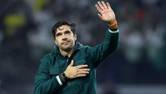 Abel Ferreira usa discurso de 'título entregue' para motivar Palmeiras contra o Flamengo no Brasileirão