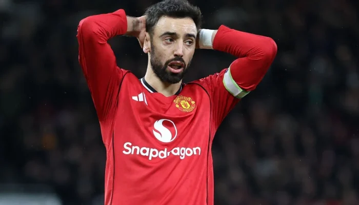 Everton Choca o Mundo: Vence o Manchester United com Jogador Expulso por Tapa em Companheiro!