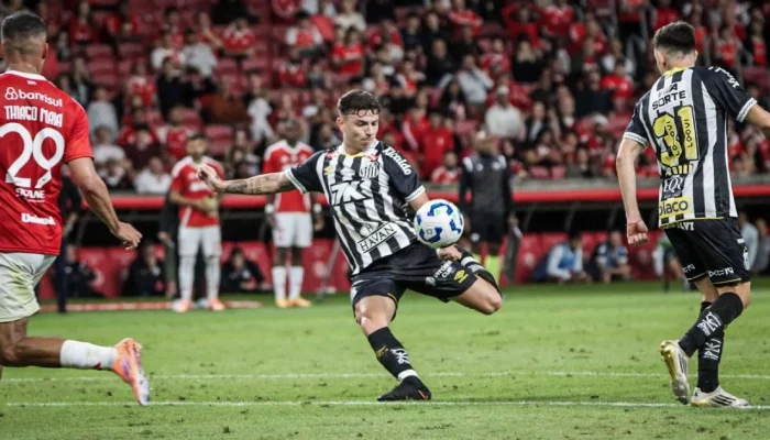 Inter empata com Santos em casa e segue na luta contra o Z-4 do Brasileirão, Alan Patrick marca golaço de 'lei do ex'