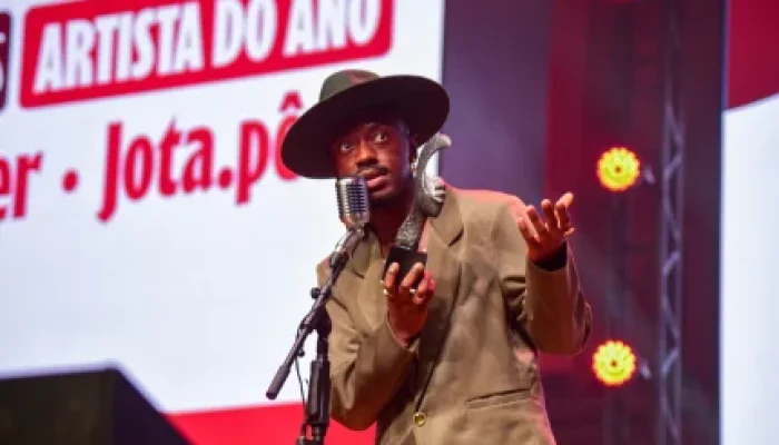 Jota.pê é eleito Artista do Ano no Prêmio Potências 2025, celebra Grammy Latino e anuncia feat misterioso com mulher famosa