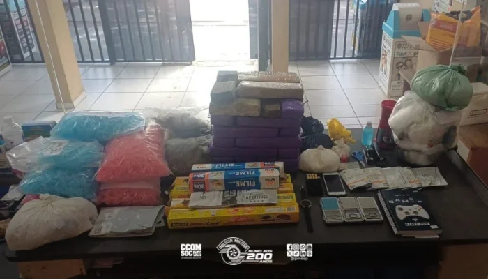 Polícia Militar desarticula ponto de tráfico em Porto Ferreira: apreensão massiva de drogas e materiais ilícitos