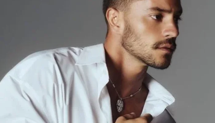 André Lamoglia, o Profeta de "Os Donos do Jogo", revela bastidores da preparação e como lida com o sucesso após "Elite"