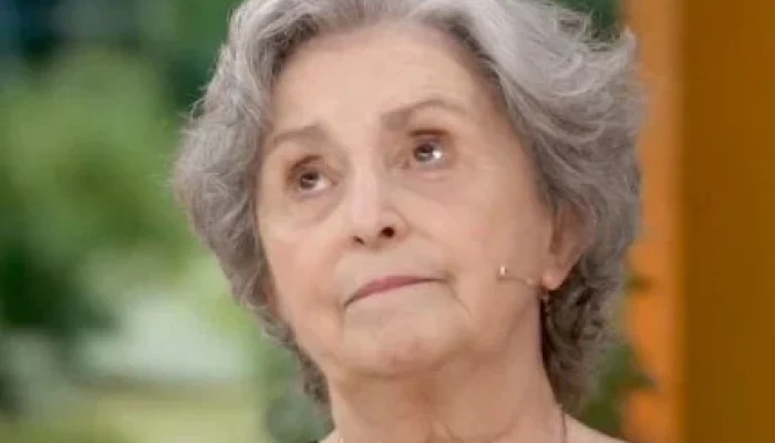Ana Lúcia Torre, 80 anos, emociona ao falar de problemas de memória e revela estratégia inusitada para seguir atuando