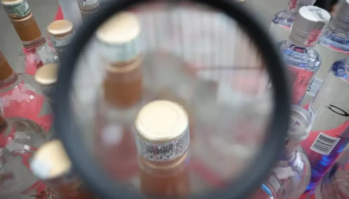 Metanol: Jovem de 20 anos é 18ª vítima fatal no Brasil, Pernambuco registra 5ª morte e lidera casos