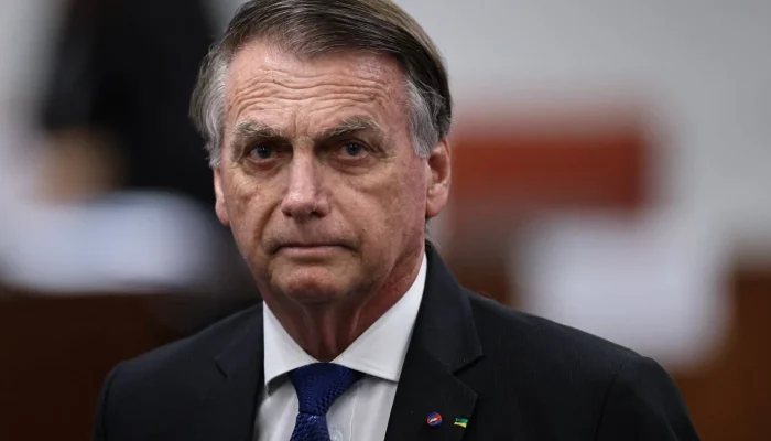 STF Decide Manter Bolsonaro e Seis Condenados em Prisão por Trama Golpista: Cumprimento Imediato das Penas Ordenado