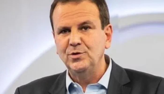 Prefeito do Rio Eduardo Paes alfineta The Town: "Festival de quinta em SP" ao lado de Roberto Medina