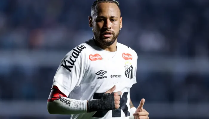 Fim de ano sombrio para Neymar: Nova lesão no menisco afasta craque e complica sonho de Copa do Mundo