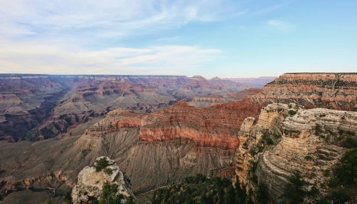 Estrangeiros pagarão taxa extra de US$ 100 em 11 parques nacionais dos EUA, incluindo Grand Canyon e Yellowstone, a partir de 2026; veja lista